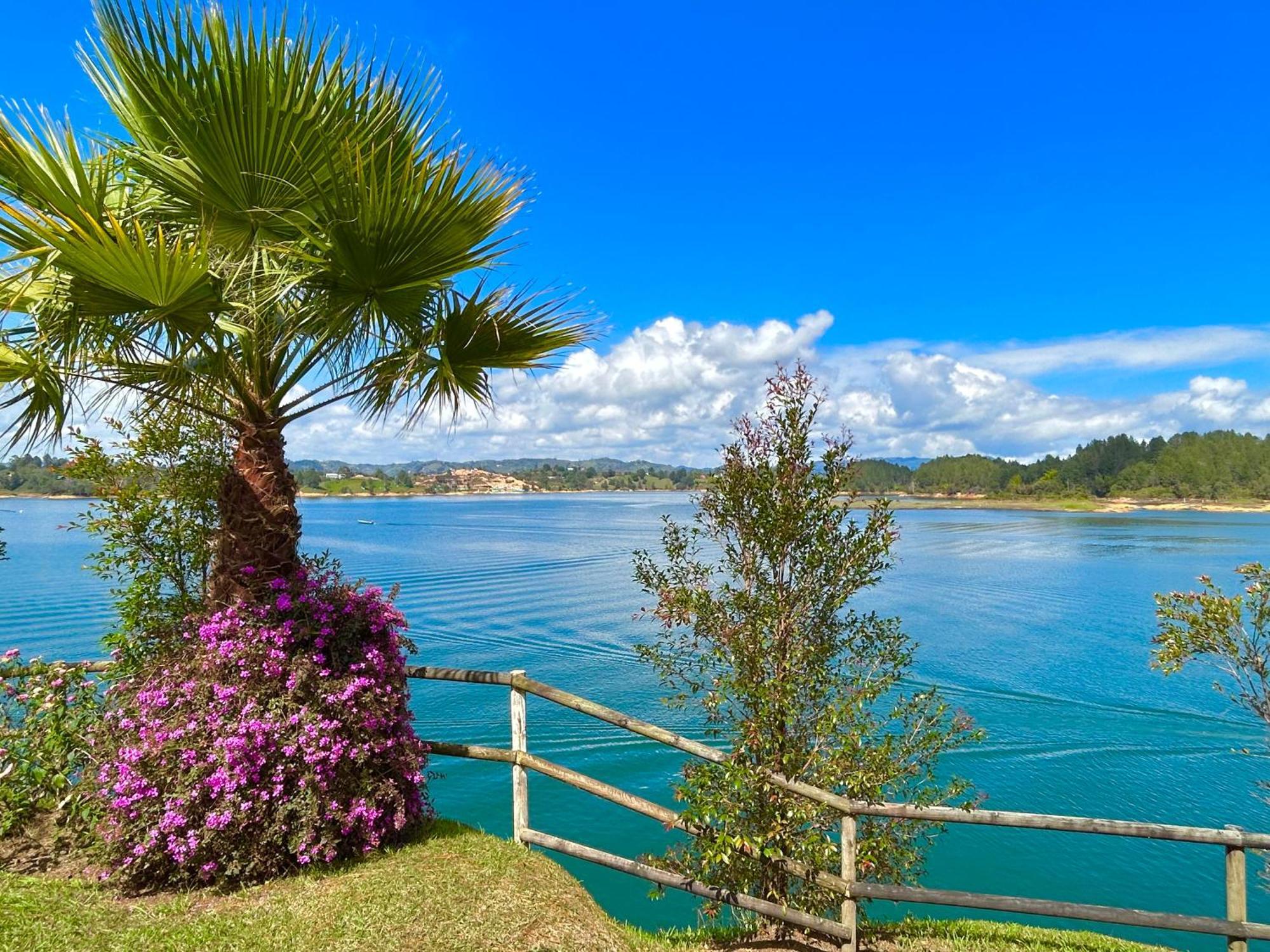 Penzion El Trebol Guatapé Exteriér fotografie