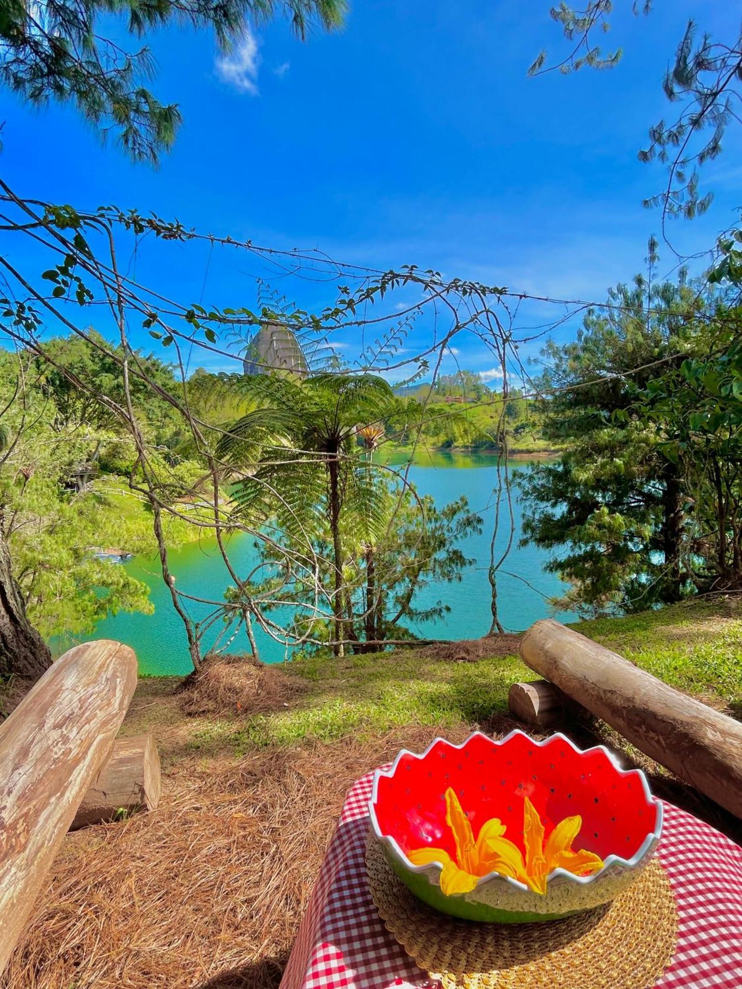 Penzion El Trebol Guatapé Exteriér fotografie