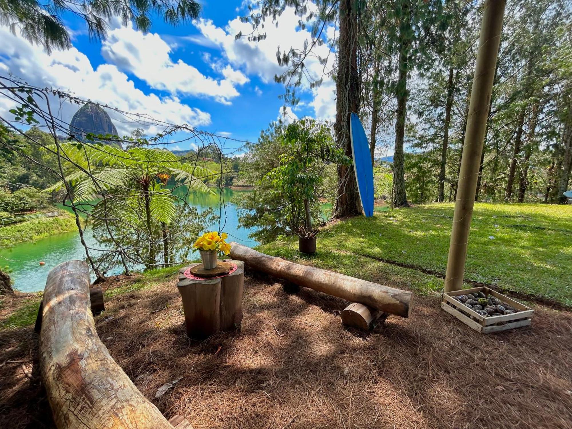 Penzion El Trebol Guatapé Exteriér fotografie